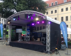 Startseite_Buehnentechnik_Buehne 6x4m_.jpeg